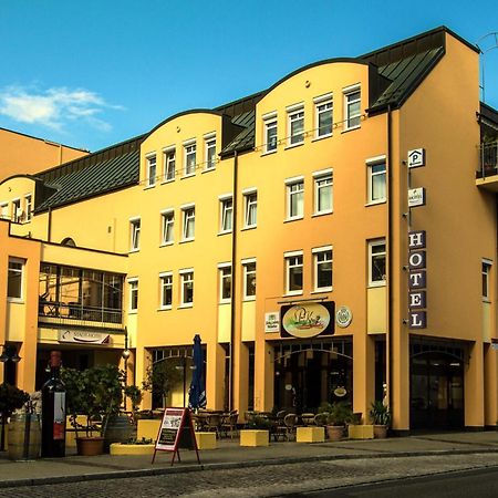 Stadt-Hotel Loerrach Gbr Bagian luar foto