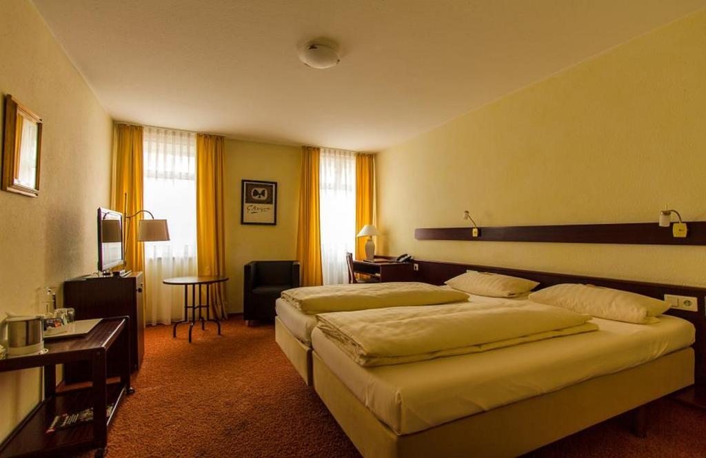 Stadt-Hotel Loerrach Gbr Bagian luar foto